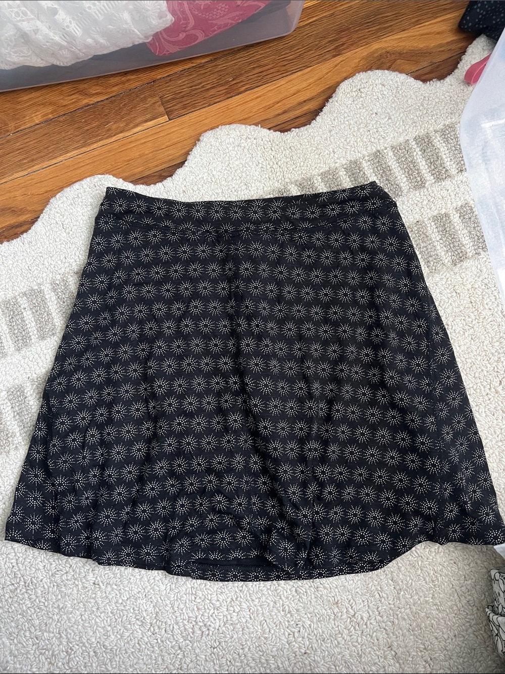 Toad&Co Black Seleena Skort with White Starburst Print size small
